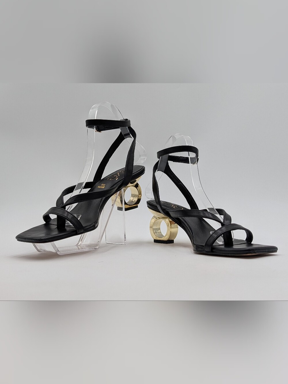 EXÉ Size 39 US 8 Genuine Black Leather With Gold-Tone Ring Heel Strappy Sandals - Picture 10 of 17